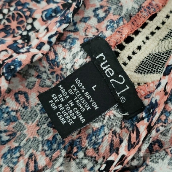 rue 21 Floral and lace romper Lace One Piece Womens Size Large - Picture 5 of 5